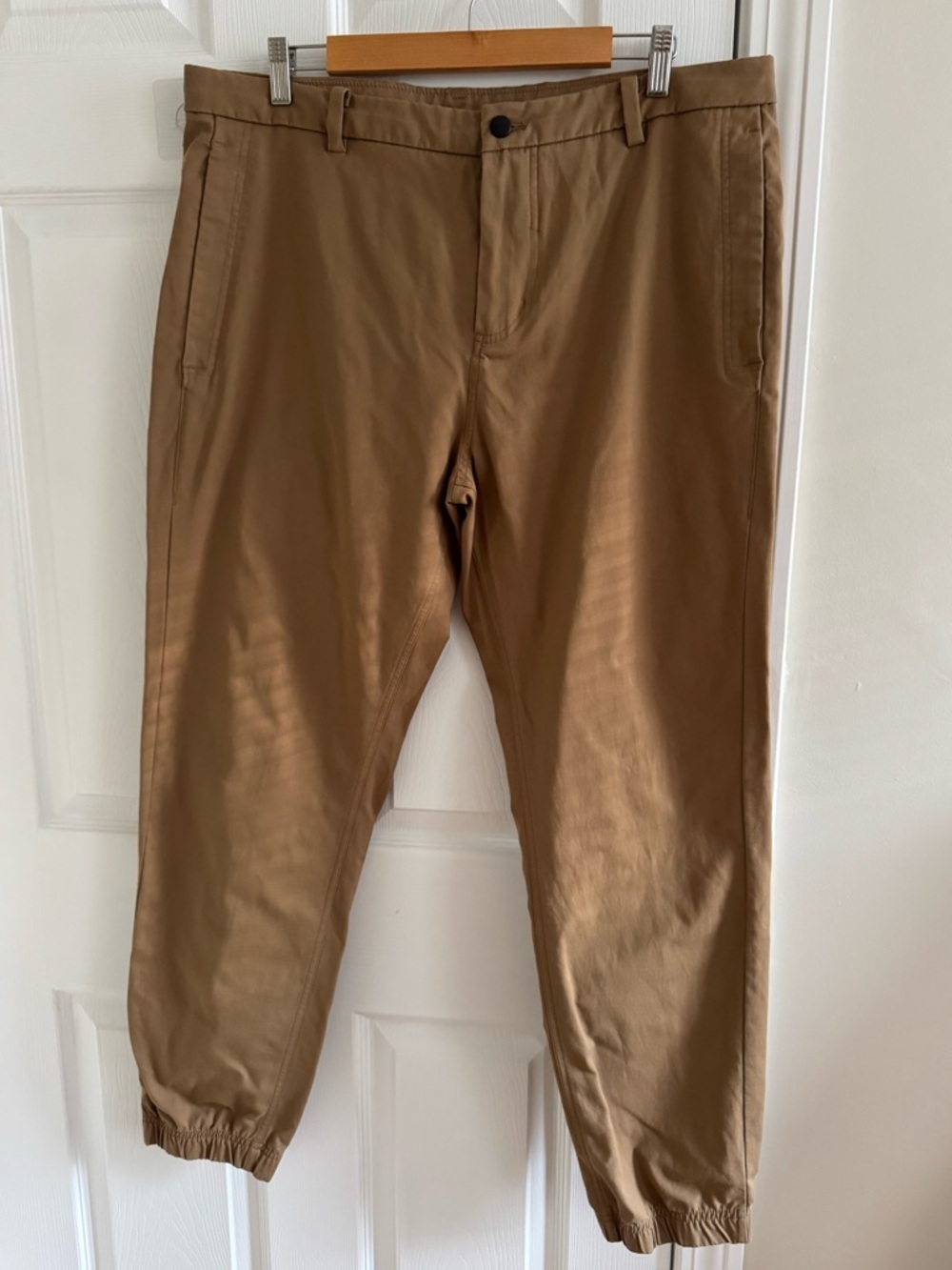 LULULEMON Men’s ABC Pants 38